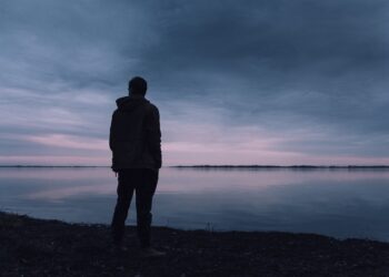How to deal with loneliness, why we feel lonely, psychology